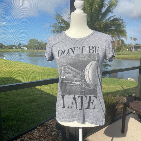 Disney "Don't Be Late" Gray T-shirt - Sz XS. C-HC - Picture 1 of 5